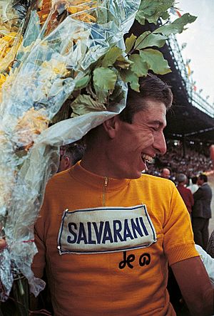 Archivo:Felice Gimondi, Tour de France 1965 yellow jersey