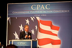 Archivo:Glenn Beck speaking at CPAC by Gage Skidmore