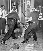 Archivo:Harlem riots - 1964