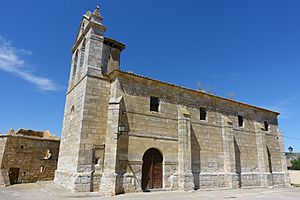 Archivo:Iglesia de San Pedro Apóstol, Villamedianilla 01