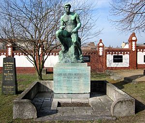 Archivo:Invalidenfriedhof, Grabmal Max Hoffmann