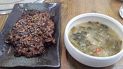 Archivo:Korean meat dish ddeokgalbi 02