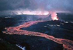 Archivo:Lava flow at Krafla, 1984