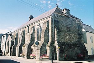 Archivo:Lostwithiel - the Guildhall - geograph.org.uk - 571361