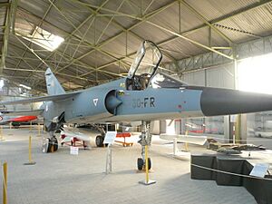Archivo:MIRAGE F1 MEAC