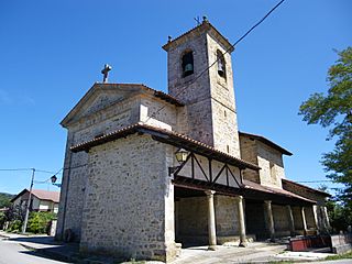 Marietako parrokia-eliza Barrundia udalerri osoko tenplu nabarmenetako bat da. Marieta, Barrundia, Araba, Euskal Herria. 2015-08-20.jpg