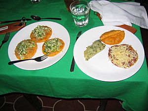 Archivo:Mestizo foodUploaded on August 4, 2007 by Jimmcclarty