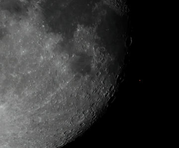 Archivo:Moon occults Aldebaran