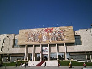Archivo:Muzeu Historik Kombetar, Tirane