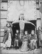 Archivo:Nanaimo Indians, Vancouver Island, British Columbia. (On smaller backing than other photos.) - NARA - 297757