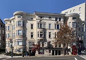 Archivo:Northwest corner of Connecticut and Florida Avenues NW
