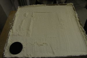 Archivo:Origin of volcanic caldera via analogue model