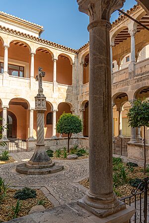 Archivo:Orihuela 2022 - cloister