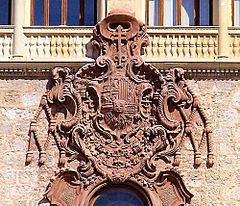 Palacio Arzobispal de Alcalá de Henares (RPS 1-9-2007) escudo de Luis de Borbón y Farnesio.jpg