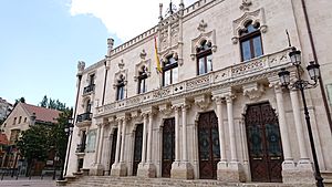 Archivo:Palacio de la Capitanía General, Burgos (Spain)
