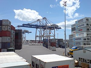 Archivo:Ports of Auckland Fergusson Wharf