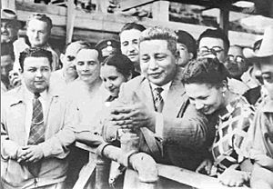 Archivo:Presidente Oscar Osorio en la inauguración de la "Presa 5 de Noviembre" - 21 de Junio de 1954