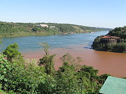 Archivo:Rio Parana Rio Iguazu