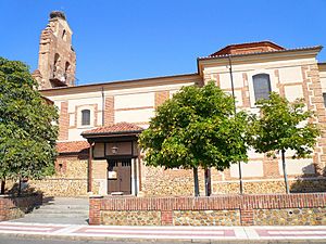 Archivo:San Andrés del Rabanedo, Trobajo del Camino, Iglesia de San Juan Bautista 3