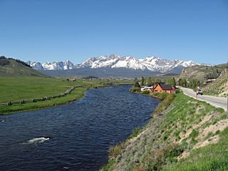 Sawtooth Mountains and Salmon River.JPG