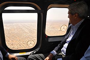 Archivo:Secretary Kerry Views the Mrajeeb al-Fhood Camp for Syrian Refugees