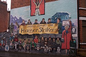 Archivo:St James's support the hunger strikers