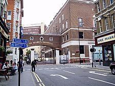 St Mary's Hospital old section 2003-08-22.jpg