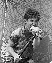 Archivo:Trent Reznor Lollapalooza 1991