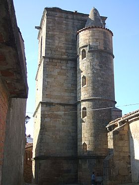 Villanueva de la Sierra torre de la iglesia.JPG