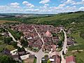 Vue du village d'Irancy en juin 2020 (cropped)