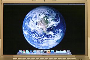 Archivo:2010-01-21 MacBook Pro flat panel showing Earth background