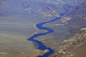 Archivo:Aerial of the Colorado River
