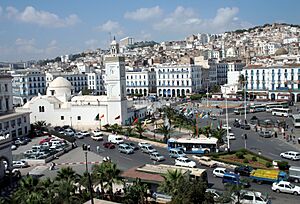 Archivo:Alger-Place-des-Martyrs-Casbah