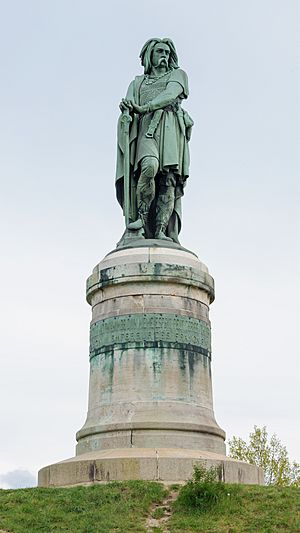 Archivo:Alise-Sainte-Reine statue Vercingetorix par Millet