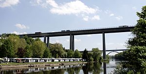 Archivo:Autobahnbruecke Limburg