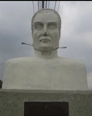 Archivo:Busto de Nicolás Aguilar y Bustamante en san salvador