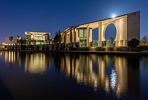 Archivo:Cancillería Federal, Berlín, Alemania, 2016-04-21, DD 04-06 HDR