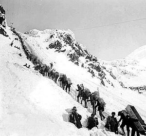 Archivo:ChilkootPass steps