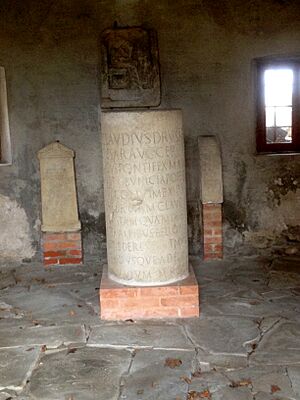 Archivo:Cippo romano di Cesiomaggiore