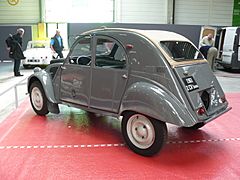Citroën 2CV Sahara vue arrière.