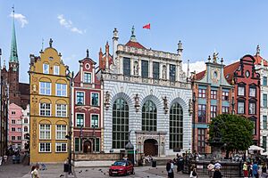 Archivo:Corte Artus, Gdansk, Polonia, 2013-05-20, DD 03