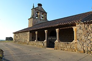 Archivo:Entrada principal de la Iglesia de Canillas de Abajo