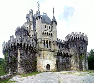 Archivo:Fachada del castillo de Butrón