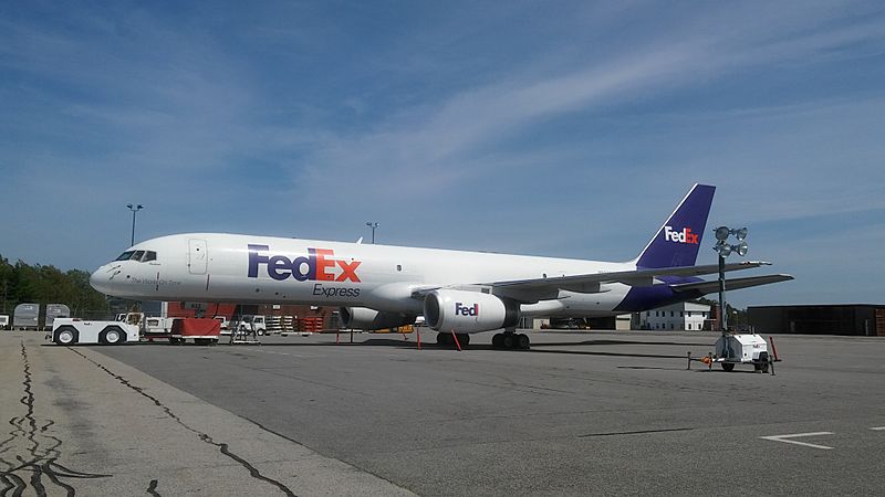 FedEx 757 at KPWM