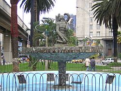 Archivo:Fuente Cacique Nutibara de Pedro Nel Gomez-Medellin