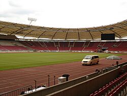 Archivo:Gottlieb-Daimler-Stadion Stuttgart innen
