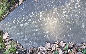 Archivo:Grave of Charlotte Carmichael Stokes in Highgate Cemetery