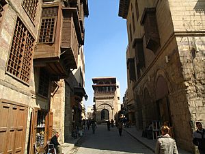 Archivo:Islamic-cairo-street
