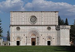 Archivo:L'Aquila, Basilica di Santa Maria di Collemaggio 2007 by-RaBoe-1