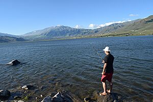 Archivo:Lago La Angostura, Tafí del Valle, Tucumán, Argentina
